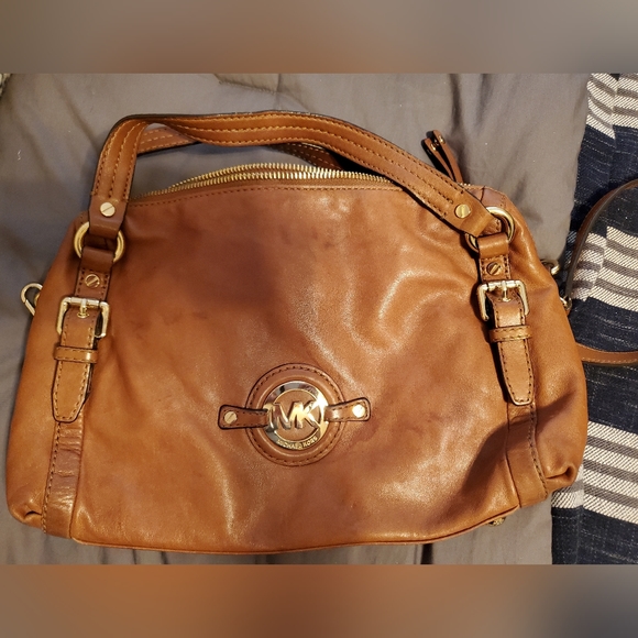 Michael Kors tan leather cross body bag - Picture 2 of 6